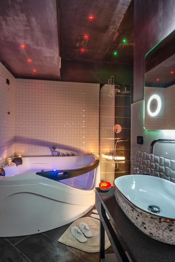 Villa Domus Salento Suites & Rooms Con Parcheggio Privato In Loco Лечче Экстерьер фото